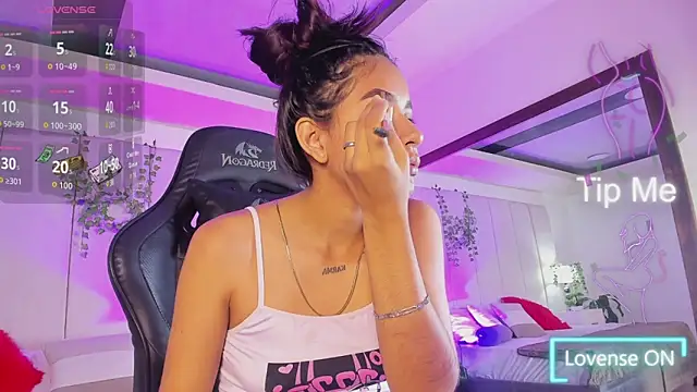 Snapshot of mia_rousse25 chatting on February 17, 3:08 pm mia rousse25 online show from February 17, 3:08 pm