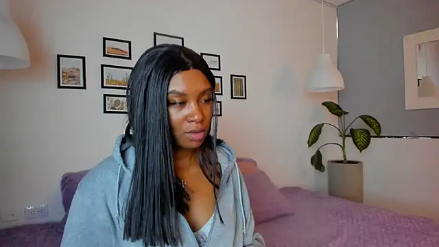 Coco joness online show from December 4, 7:44 pm