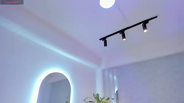 lily cash1 online show from April 9, 11:26 am