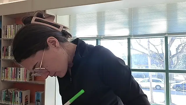 bambifarrina online show from February 11, 9:20 pm