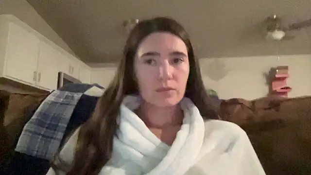 Snapshot of bambifarrina chatting on April 14, 3:01 am bambifarrina online show from April 14, 3:01 am
