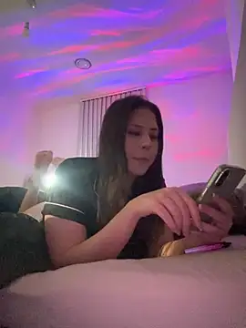 laylabliss online show from November 7, 8:20 pm