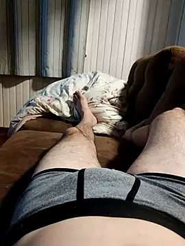 Snapshot of Gustavo198045 chatting on December 19, 3:46 am Gustavo198045 online show from December 19, 3:46 am