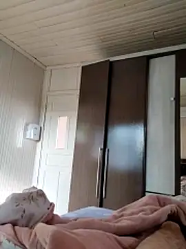 Snapshot of Gustavo198045 chatting on February 3, 11:04 am Gustavo198045 online show from February 3, 11:04 am