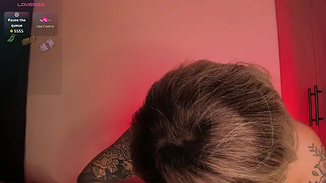 Snapshot of scarlett_Collinss chatting on February 15, 7:51 am scarlett Collinss online show from February 15, 7:51 am