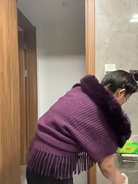 anna yngs online show from October 2, 1:18 pm