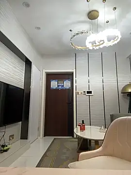 anna yngs online show from November 25, 10:48 am