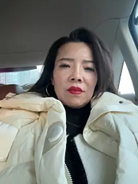 anna yngs online show from December 16, 9:36 am