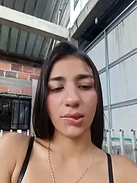 -juicy  online show from October 3, 8:50 pm