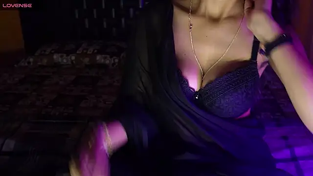 NidhiChandra online show from October 9, 5:00 pm