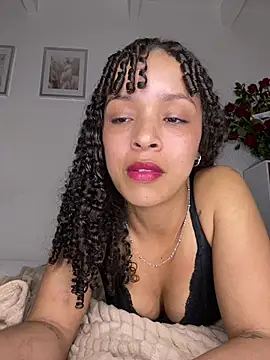 Yasmin777  online show from May 15, 5:03 am