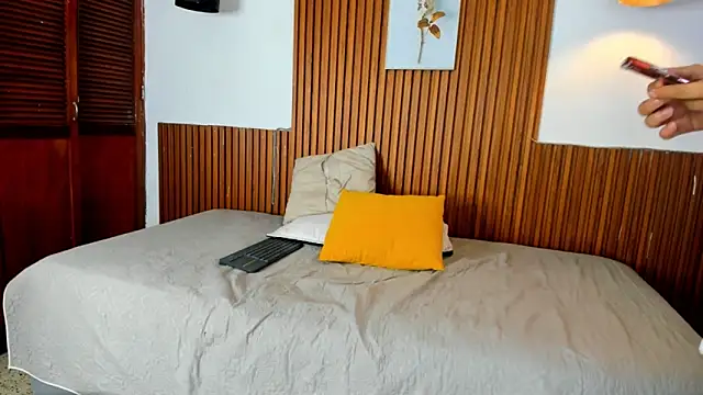 David niet online show from September 24, 5:27 pm