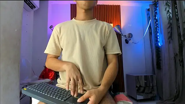 David niet online show from October 11, 5:44 pm