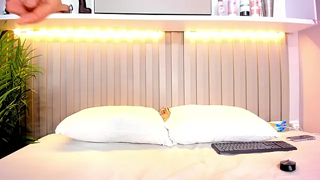 Snapshot of natalyWilliams chatting on November 21, 12:37 pm natalyWilliams online show from November 21, 12:37 pm