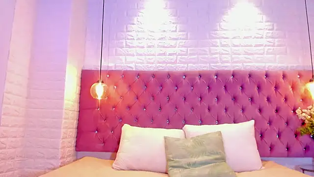 anette bennet online show from December 4, 7:33 pm