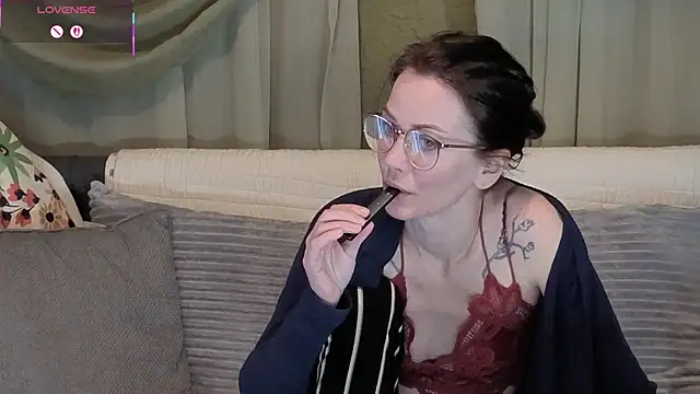 Snapshot of kohlbird chatting on February 7, 4:05 am kohlbird online show from February 7, 4:05 am