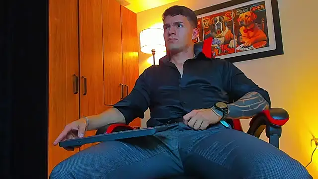 ALPHA DOMINUS  online show from November 14, 4:00 am