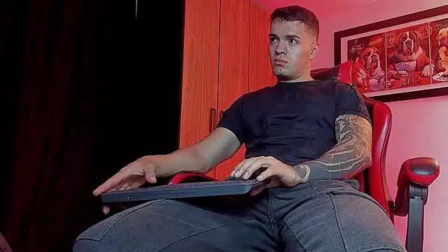 ALPHA DOMINUS  online show from January 18, 4:38 am