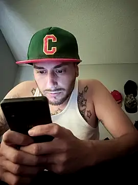 Snapshot of Blessdsoulja44 chatting on November 3, 8:32 pm Blessdsoulja44 online show from November 3, 8:32 pm