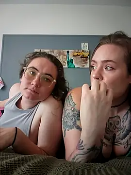 AndHerXO online show from February 18, 1:51 pm