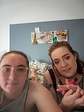 AndHerXO online show from March 27, 12:27 pm