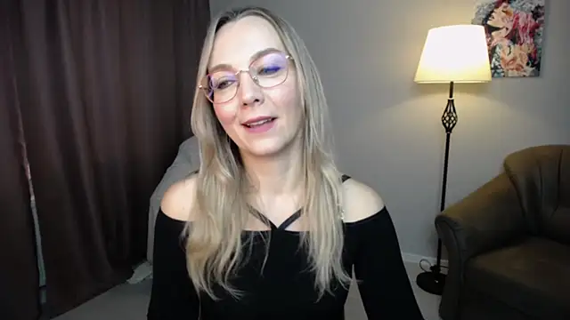 Snapshot of Ava_Elior chatting on October 26, 12:22 pm Ava Elior online show from October 26, 12:22 pm