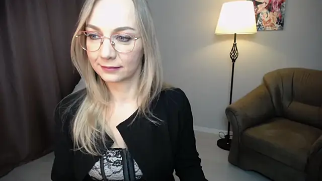 Snapshot of Ava_Elior chatting on October 30, 9:55 am Ava Elior online show from October 30, 9:55 am