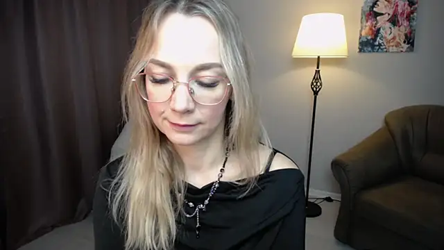 Snapshot of Ava_Elior chatting on November 12, 11:10 am Ava Elior online show from November 12, 11:10 am