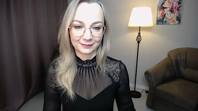 Snapshot of Ava_Elior chatting on November 21, 6:12 am Ava Elior online show from November 21, 6:12 am