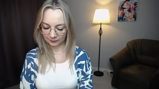 Snapshot of Ava_Elior chatting on November 29, 10:40 am Ava Elior online show from November 29, 10:40 am