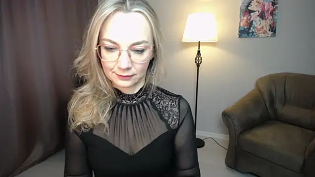 Snapshot of Ava_Elior chatting on December 14, 7:03 am Ava Elior online show from December 14, 7:03 am