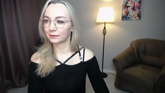 Snapshot of Ava_Elior chatting on January 7, 9:45 am Ava Elior online show from January 7, 9:45 am