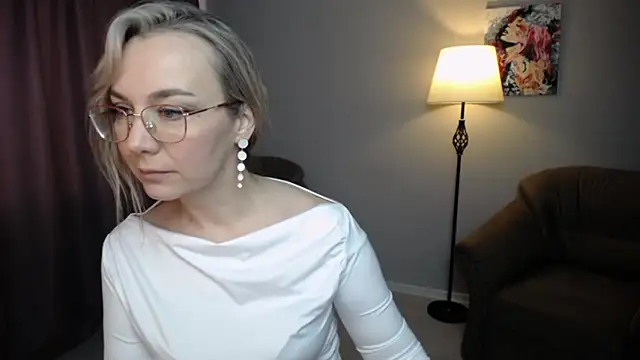 Snapshot of Ava_Elior chatting on January 19, 10:30 am Ava Elior online show from January 19, 10:30 am