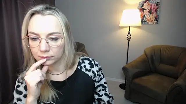 Snapshot of Ava_Elior chatting on February 1, 10:47 am Ava Elior online show from February 1, 10:47 am