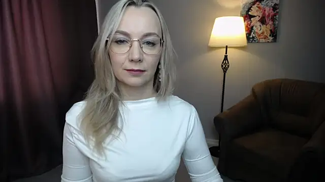 Snapshot of Ava_Elior chatting on February 2, 11:31 am Ava Elior online show from February 2, 11:31 am