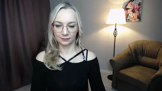 Snapshot of Ava_Elior chatting on February 13, 9:38 am Ava Elior online show from February 13, 9:38 am