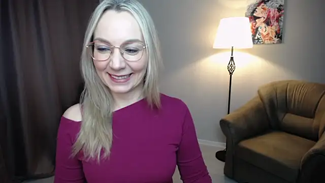 Snapshot of Ava_Elior chatting on February 14, 12:24 pm Ava Elior online show from February 14, 12:24 pm