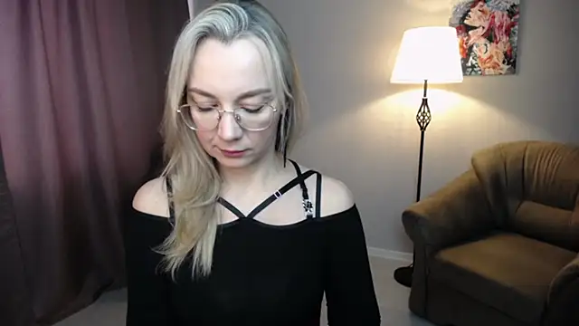 Snapshot of Ava_Elior chatting on February 17, 10:56 am Ava Elior online show from February 17, 10:56 am