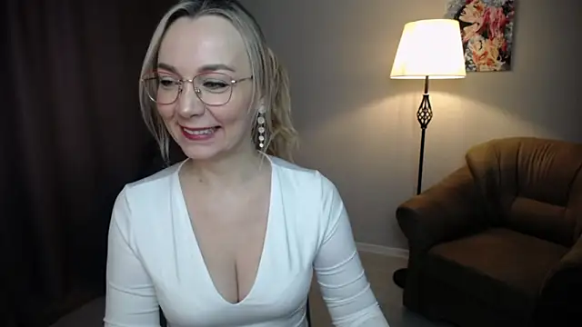 Ava Elior online show from March 8, 11:25 am