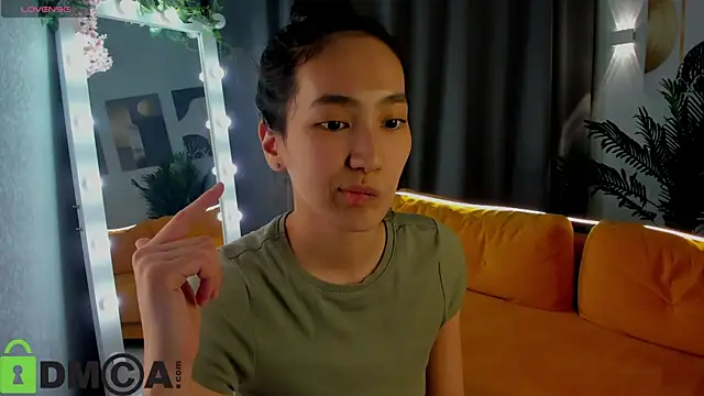 FlirtyAura online show from April 1, 12:50 pm