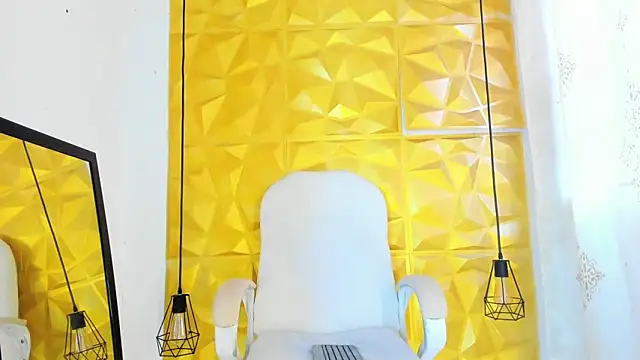 Snapshot of Annie_Addyson chatting on September 10, 10:21 pm Annie Addyson online show from September 10, 10:21 pm