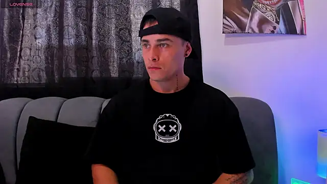 Snapshot of connorsmiith chatting on November 7, 9:48 pm connorsmiith online show from November 7, 9:48 pm