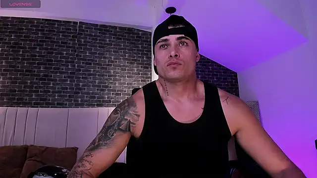 Snapshot of connorsmiith chatting on February 4, 7:31 pm connorsmiith online show from February 4, 7:31 pm