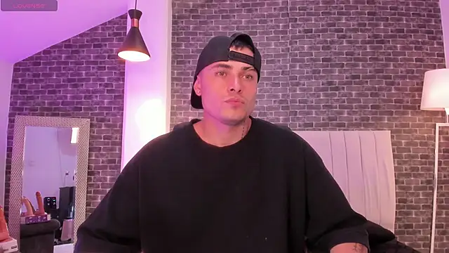 Snapshot of connorsmiith chatting on February 20, 6:26 am connorsmiith online show from February 20, 6:26 am