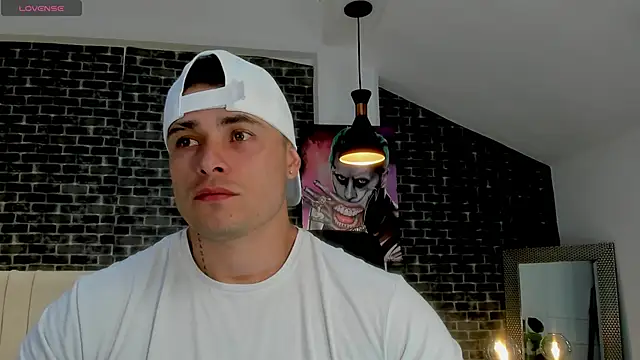 connorsmiith online show from April 6, 11:05 pm