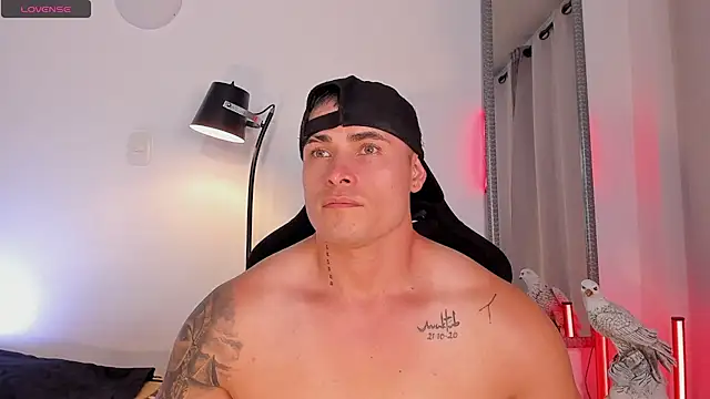 connorsmiith online show from May 23, 10:25 pm
