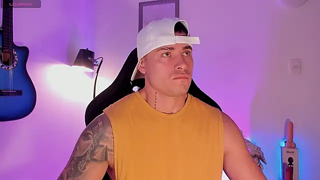 connorsmiith online show from June 3, 11:35 am