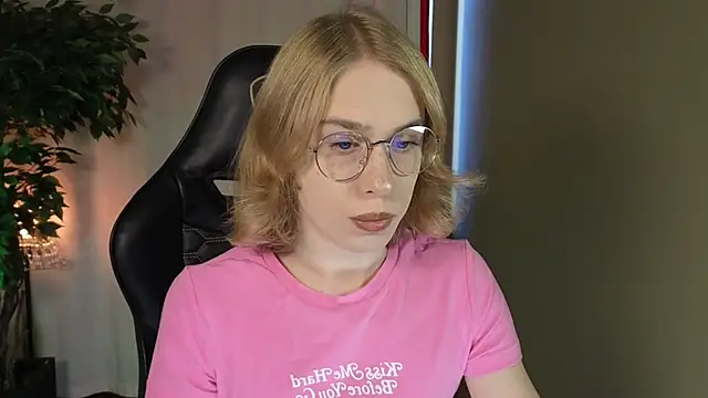 BarbieRichy online show from September 12, 5:18 am