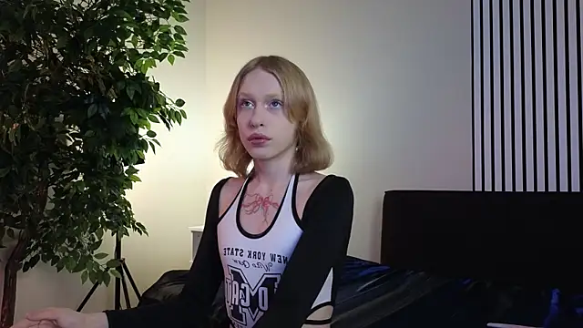 BarbieRichy online show from October 17, 5:32 am