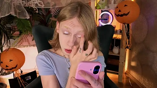 BarbieRichy online show from October 31, 5:30 am